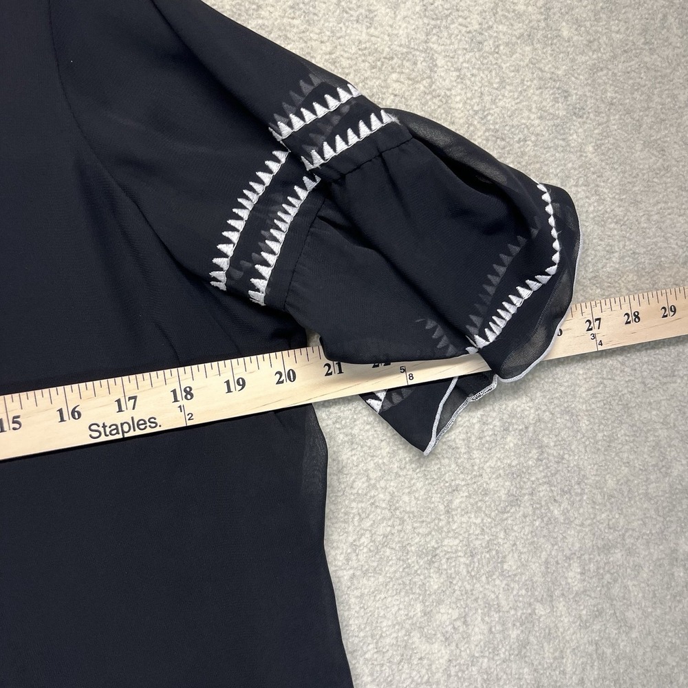 Vince Camuto Women's Black Bell Sleeve Blouse White Trim V Neck Size M - Picture 4 of 7
